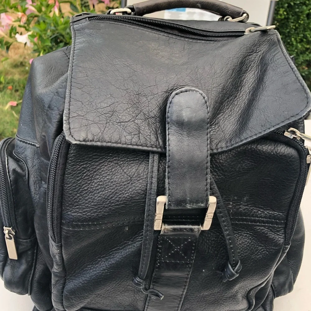 Men's genuine Black Leather To Load Backpack Classic Travel Bag